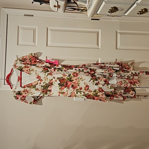 Betsey Johnson Dresses & Skirts - Betsy Johnson floral wrap dress